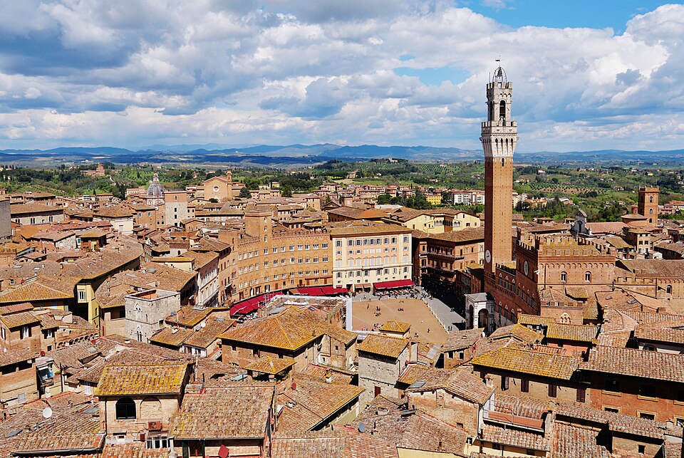 Siena Cattedrale nuova Vista su la Piazza del Campo 2